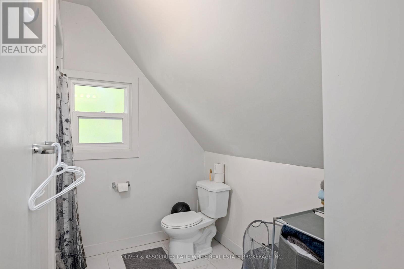 Photo 21 of 452 South Street, London East ON