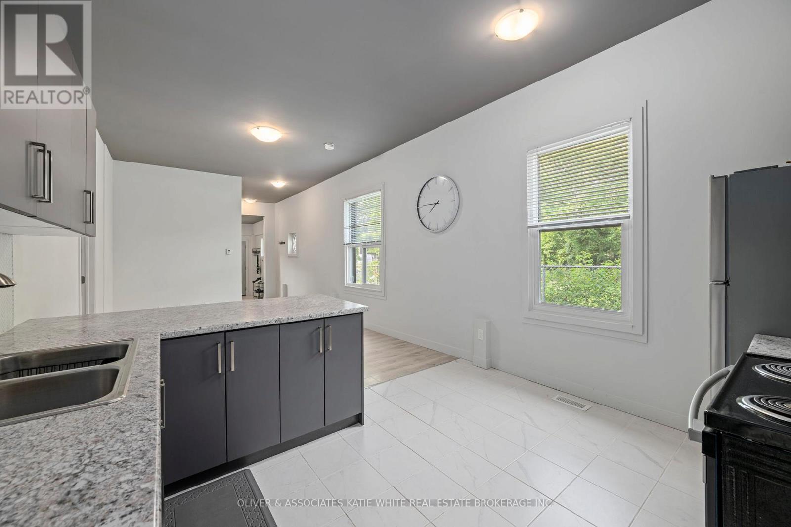 Photo 9 of 452 South Street, London East ON