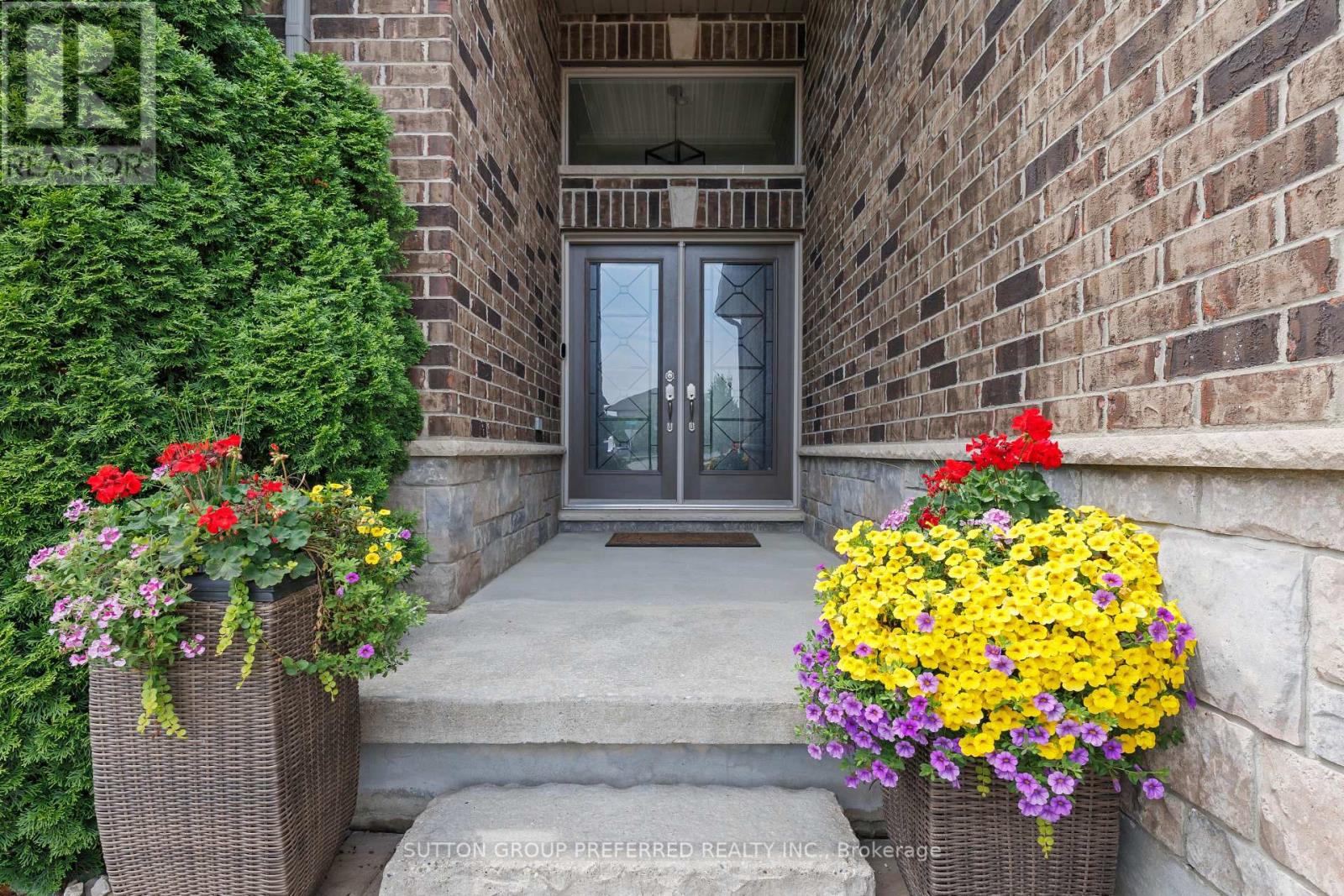 Photo 2 of 3373 Pioneer Parkway, London South ON