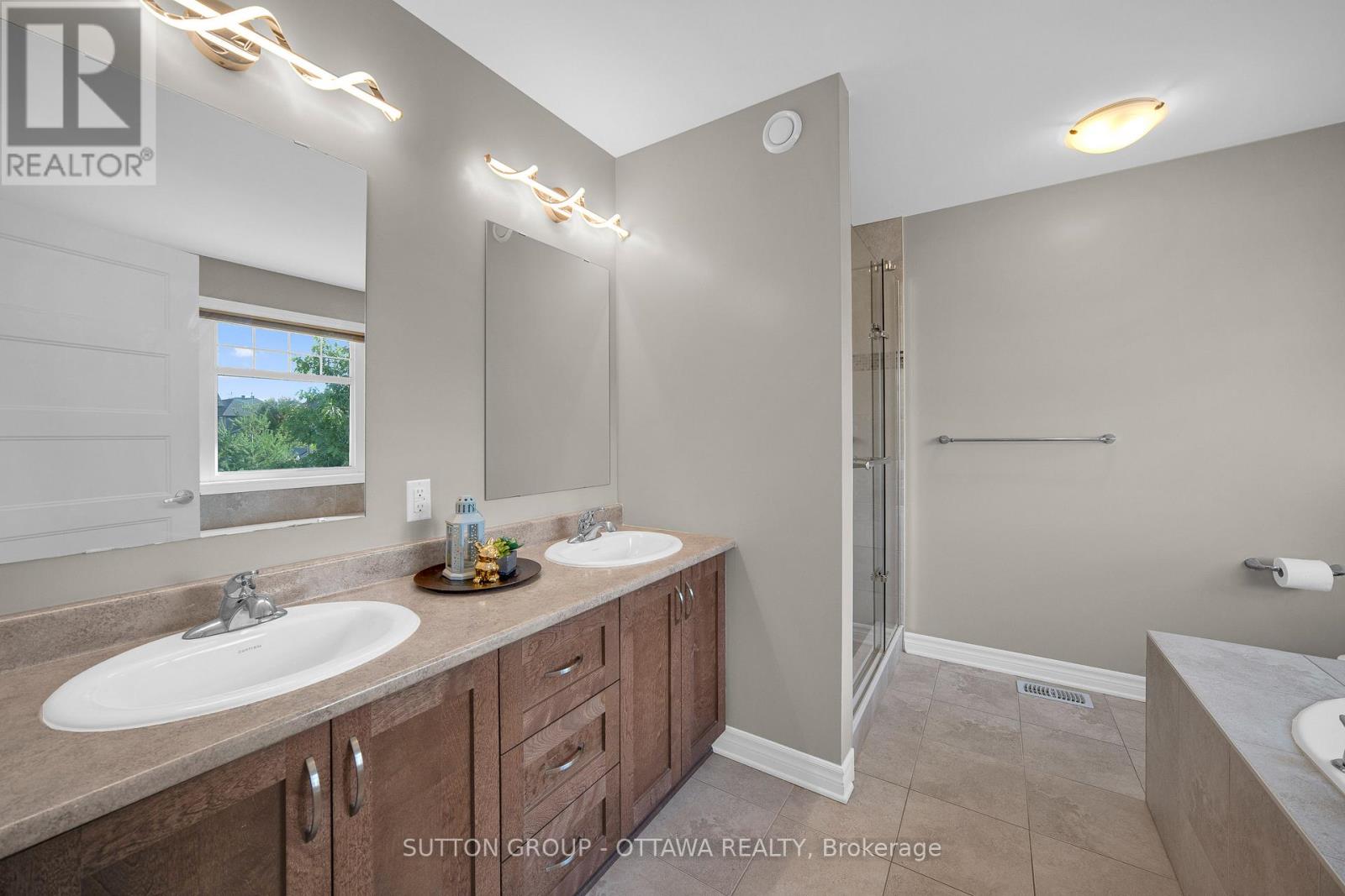Photo 24 of 412 Odessa Way, Ottawa ON