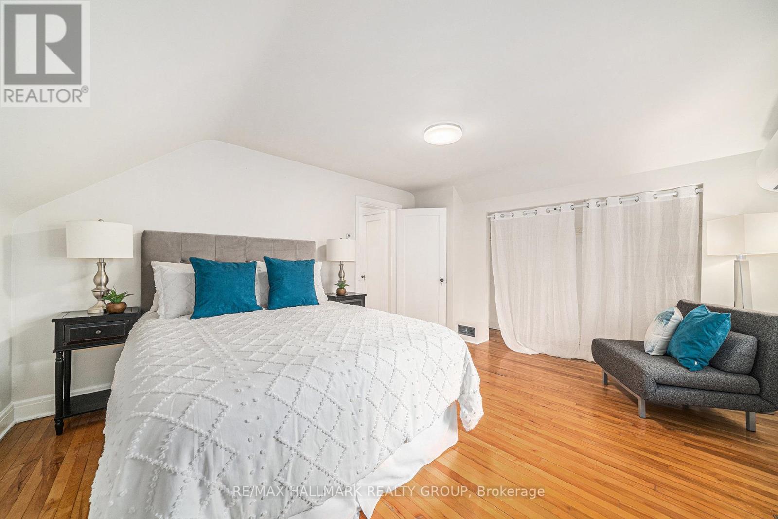 Photo 15 of 98 Dagmar Avenue, Ottawa ON