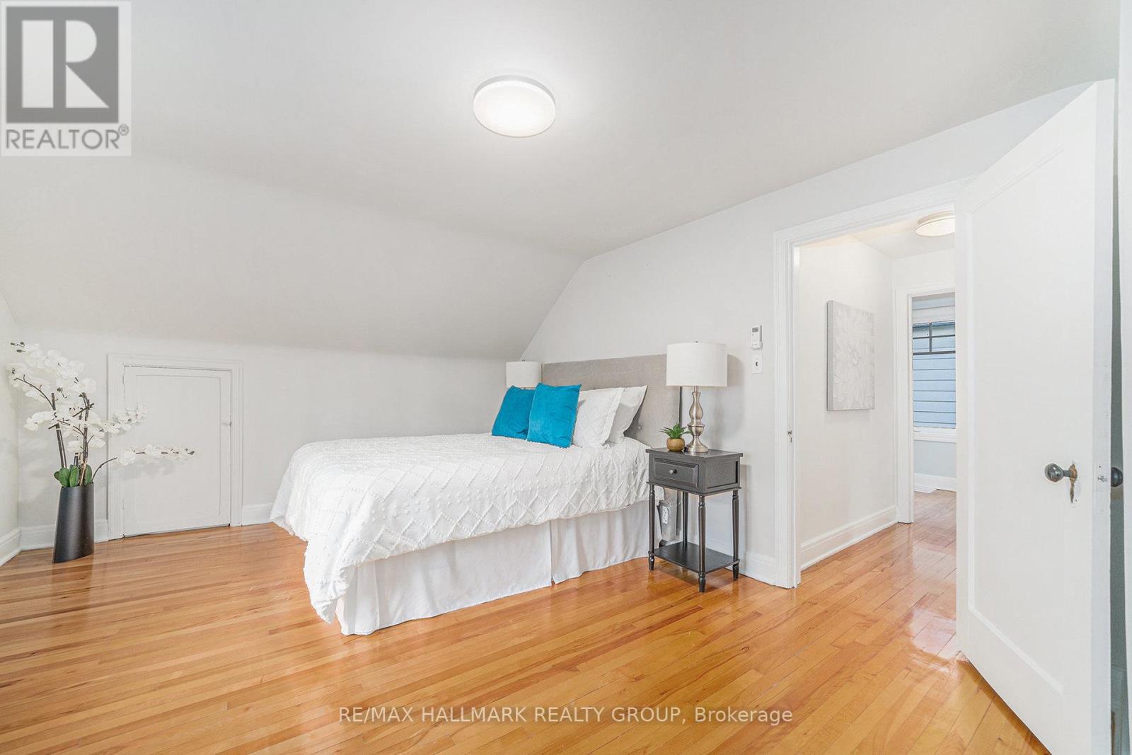 Photo 16 of 98 Dagmar Avenue, Ottawa ON