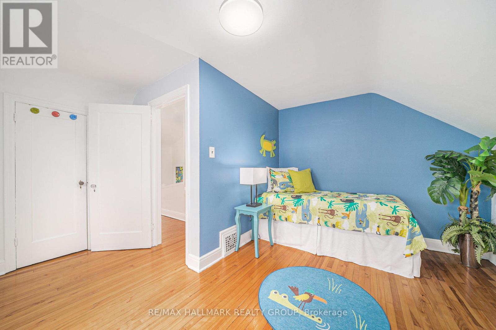 Photo 19 of 98 Dagmar Avenue, Ottawa ON