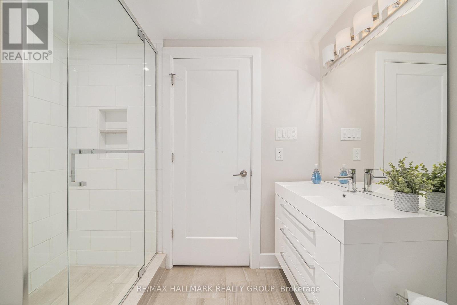 Photo 27 of 98 Dagmar Avenue, Ottawa ON