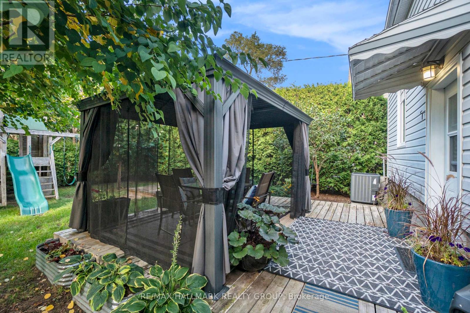 Photo 31 of 98 Dagmar Avenue, Ottawa ON