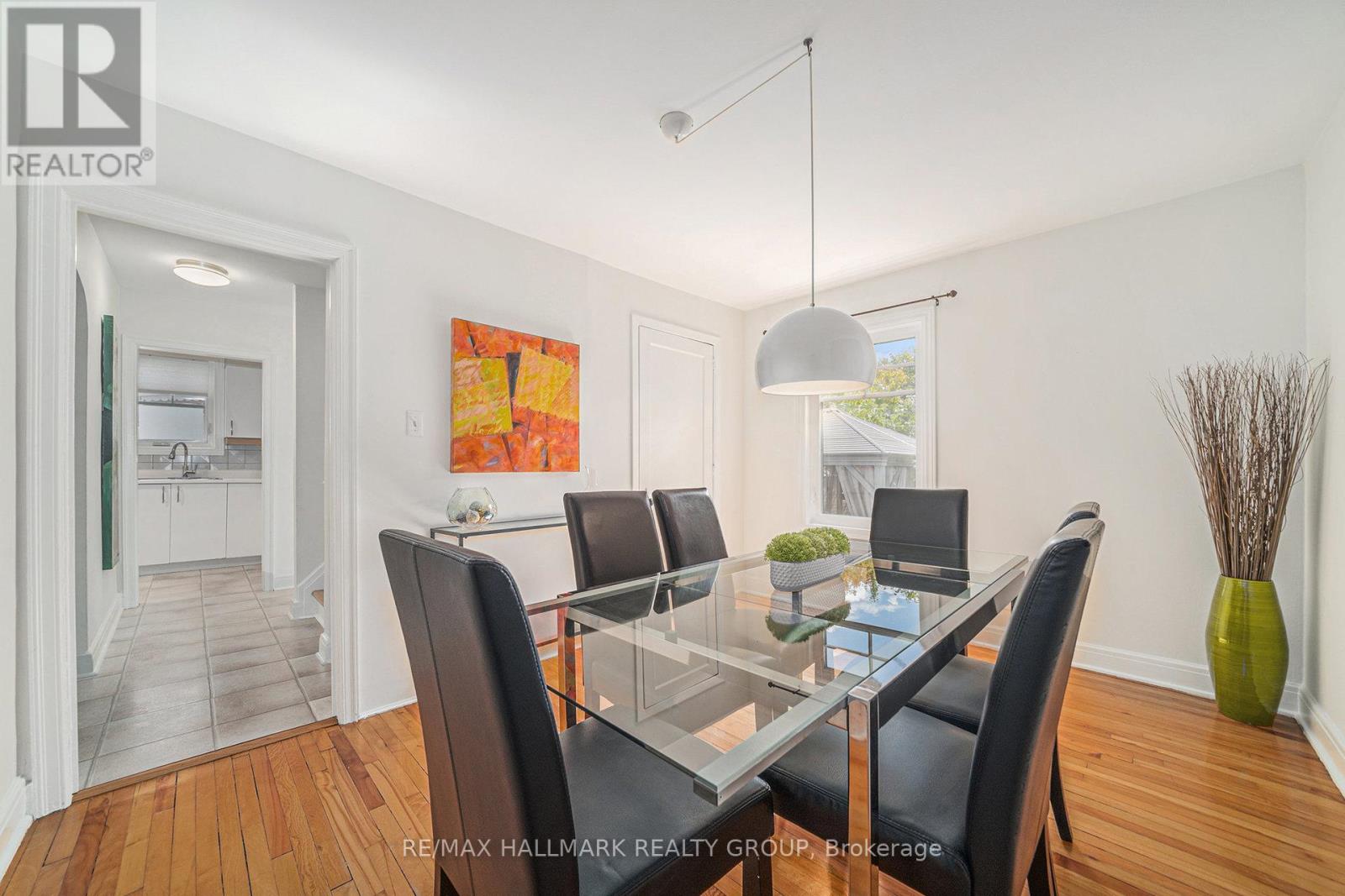 Photo 9 of 98 Dagmar Avenue, Ottawa ON