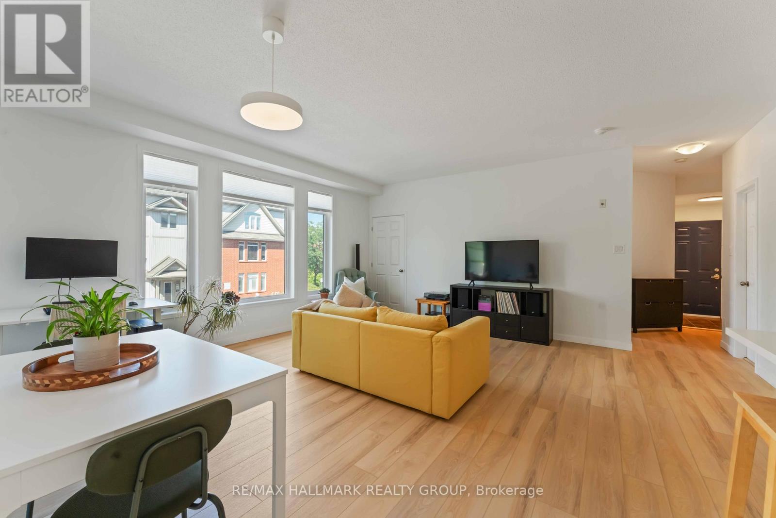 Photo 12 of 10 270 Meilleur Private, Ottawa ON