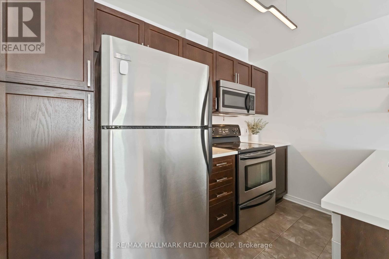 Photo 14 of 10 270 Meilleur Private, Ottawa ON
