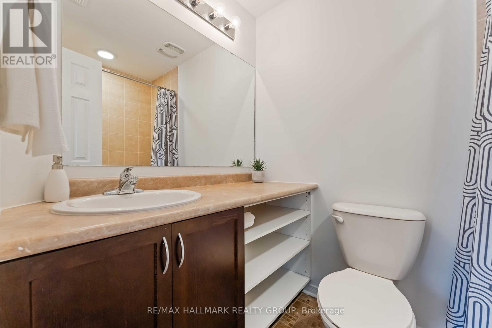 Photo 25 of 10 270 Meilleur Private, Ottawa ON