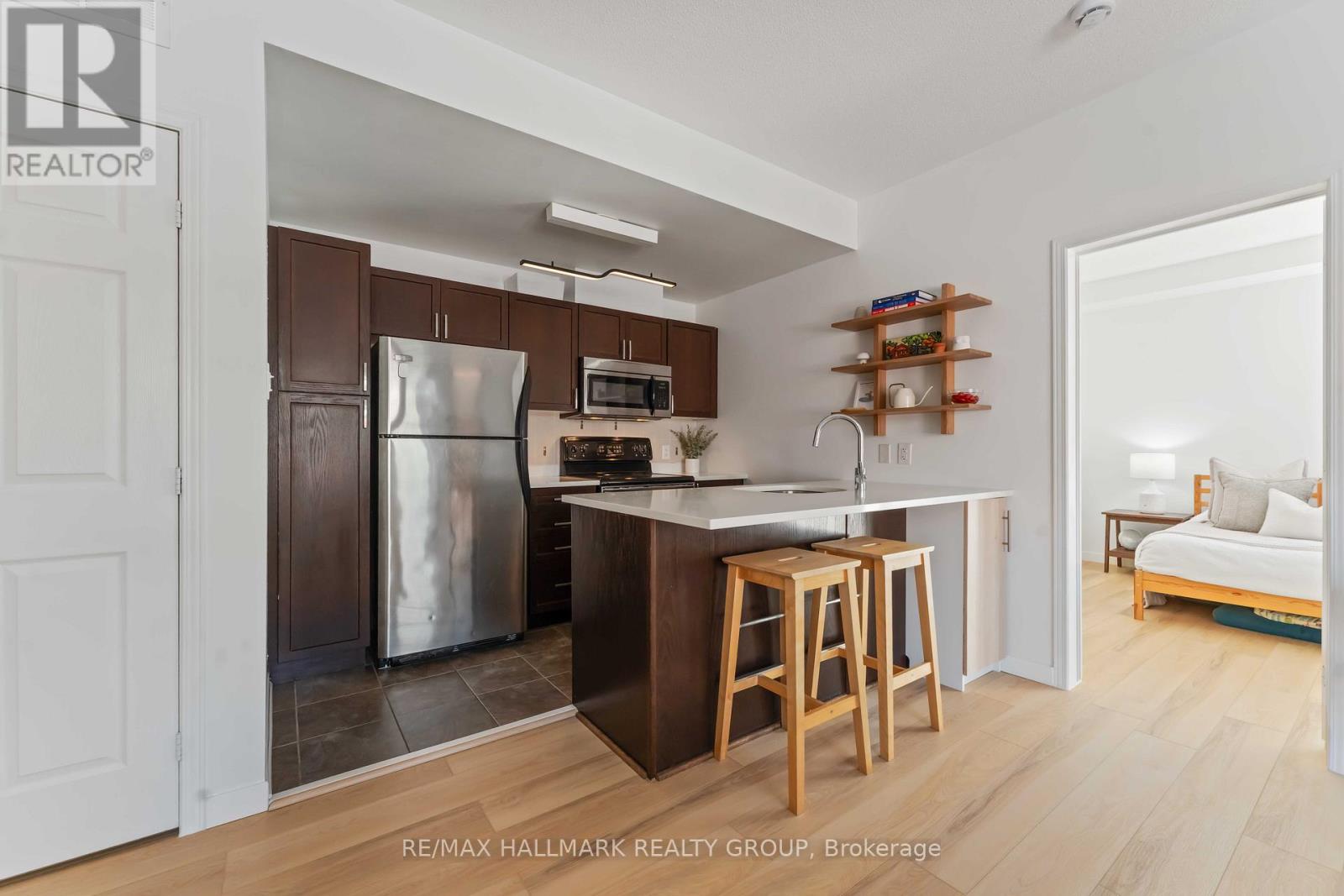Photo 7 of 10 270 Meilleur Private, Ottawa ON
