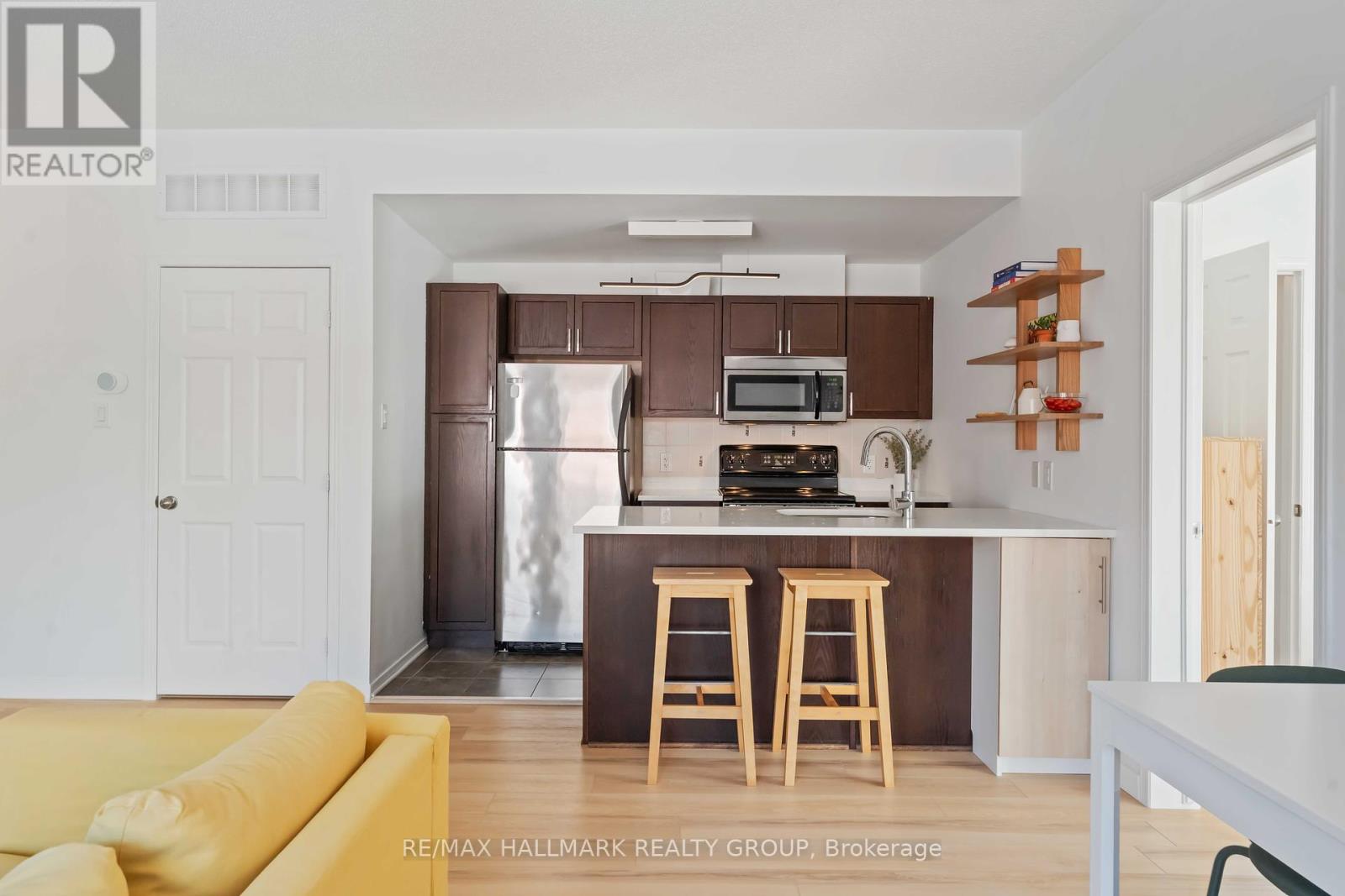 Photo 9 of 10 270 Meilleur Private, Ottawa ON