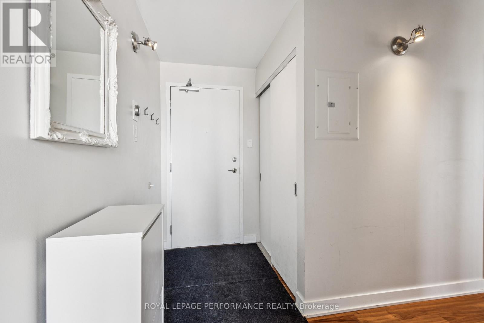 Photo 5 of 610 354 Gladstone Avenue, Ottawa ON