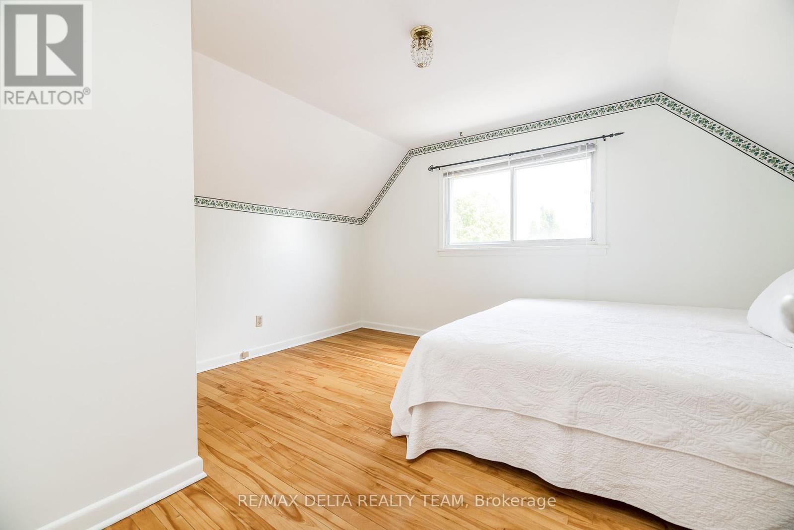 Photo 11 of 644 Browning Avenue, Ottawa ON