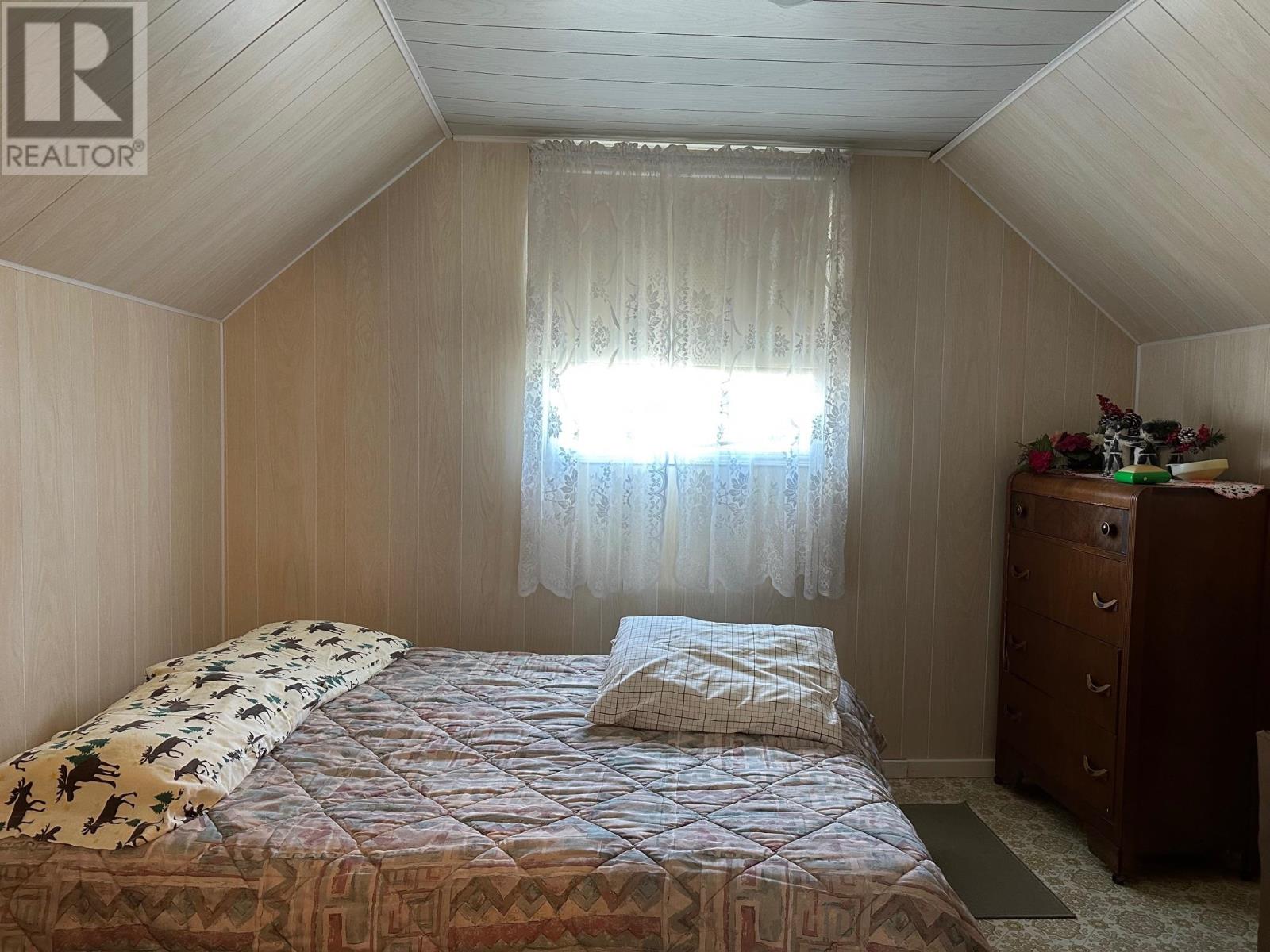 Photo 15 of 46 Birch Cres, Terrace Bay ON