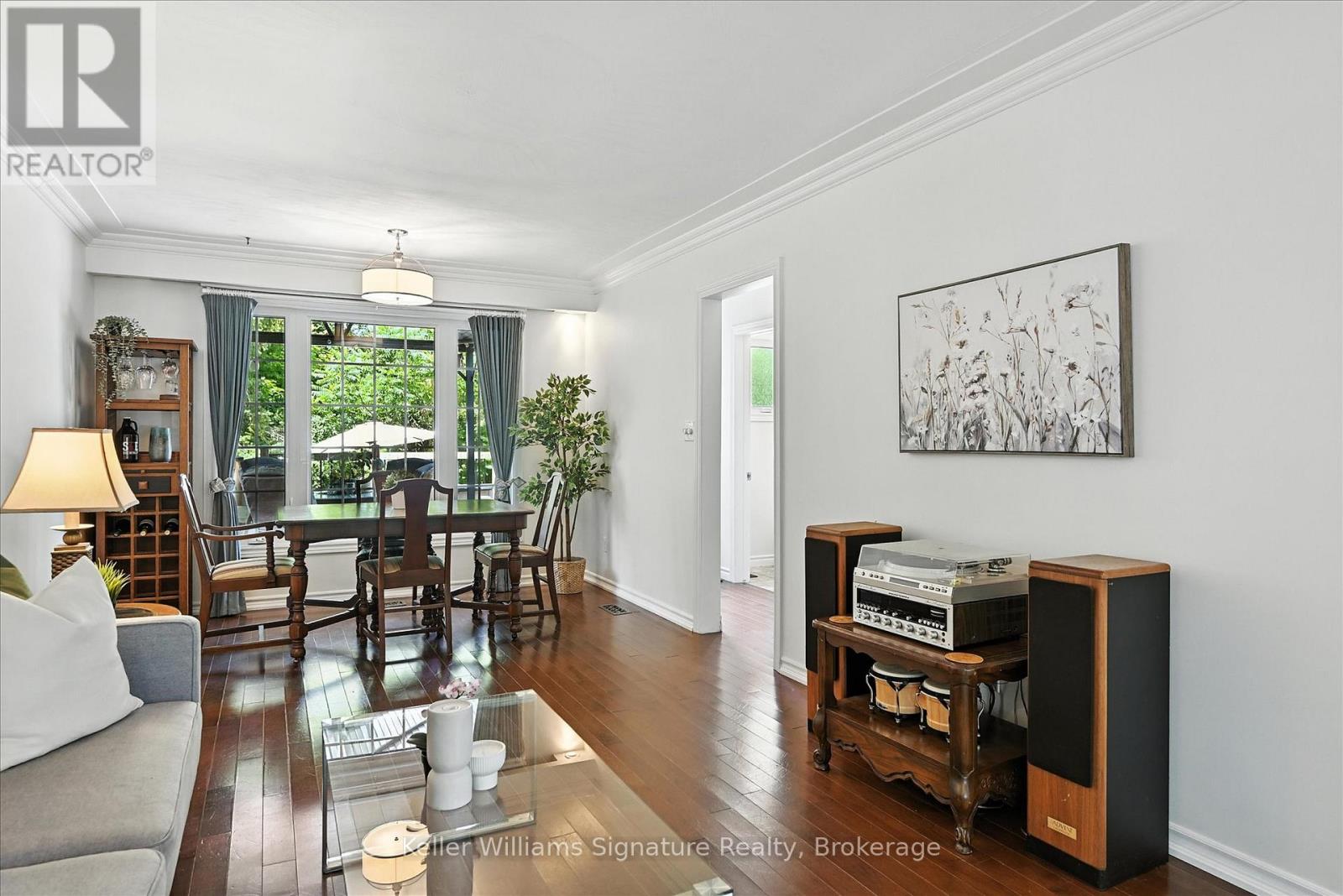 Photo 5 of 18 Moonglow Place, Hamilton ON