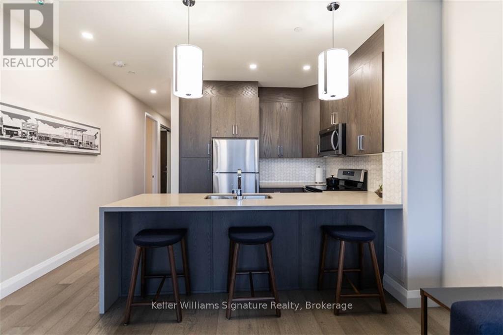 Photo 14 of 207 101 Locke Street S, Hamilton ON