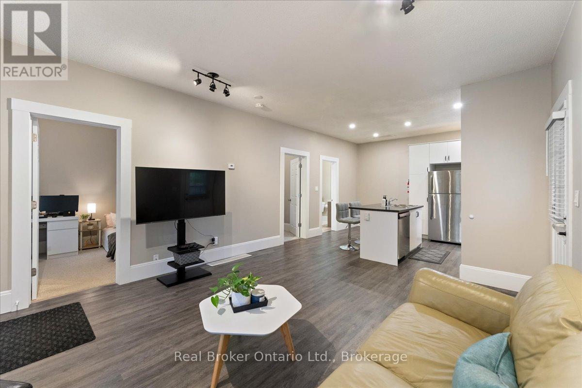 Photo 9 of 24 Rose Avenue, Brantford ON