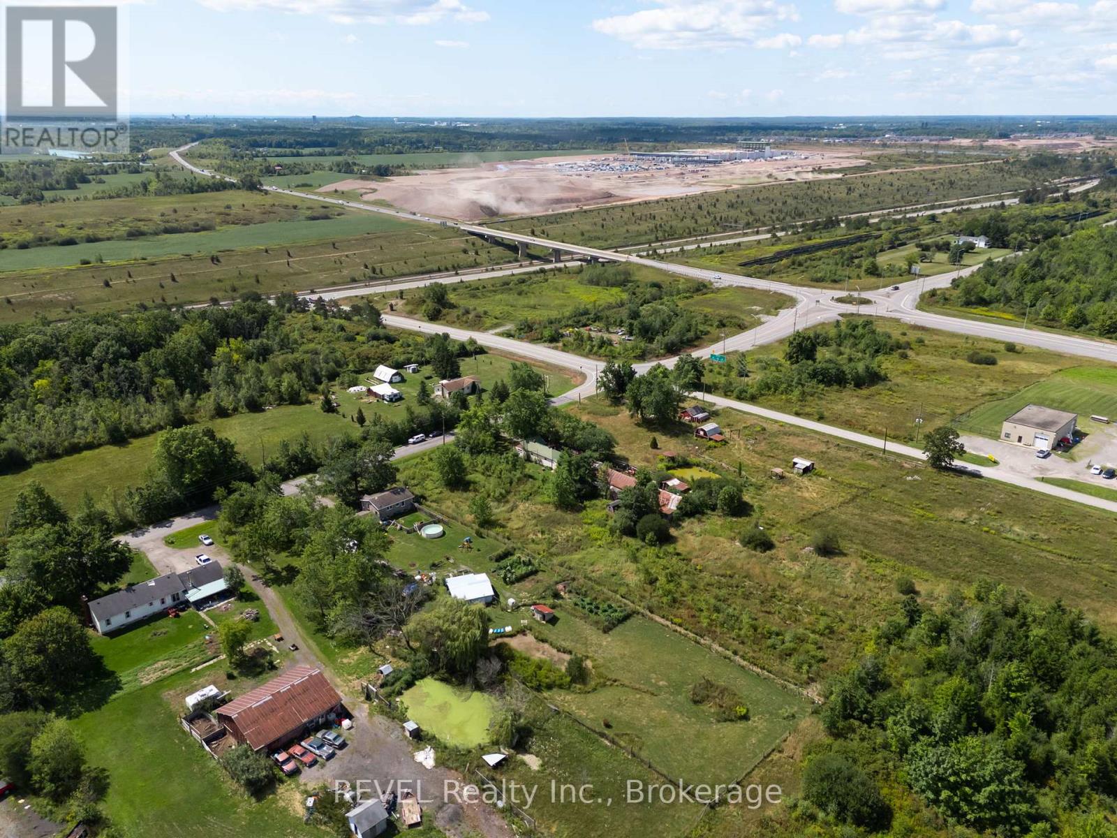 Photo 18 of 320 Netherby Road, Welland ON