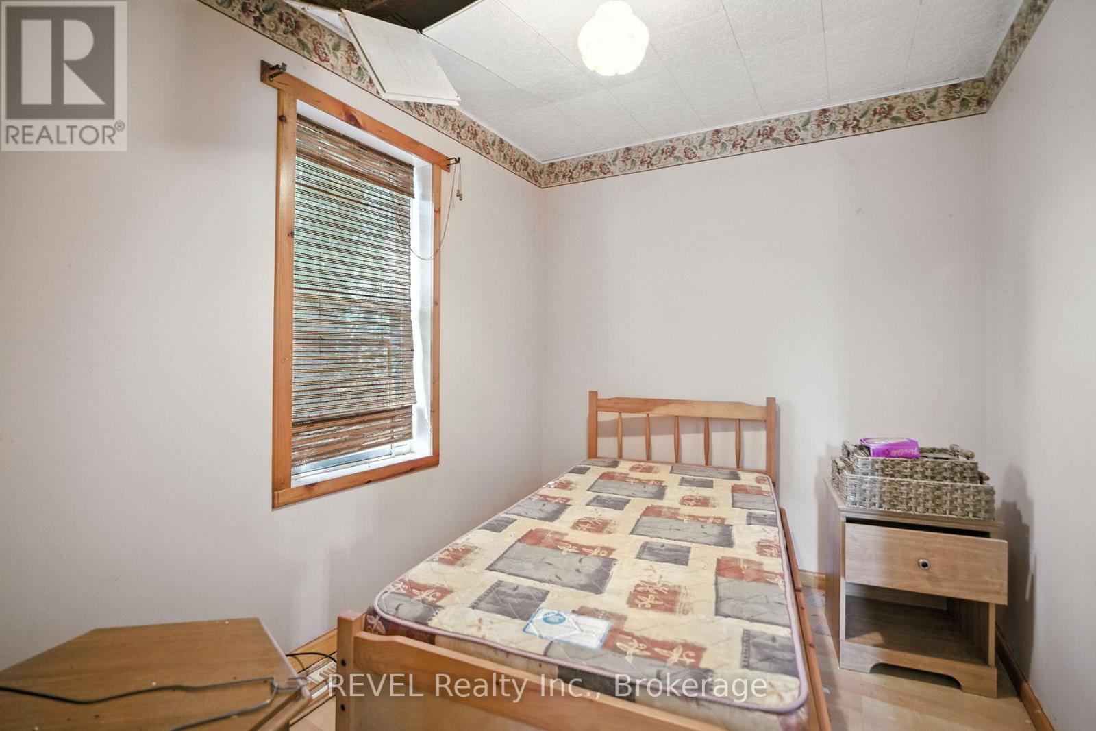 Photo 9 of 320 Netherby Road, Welland ON