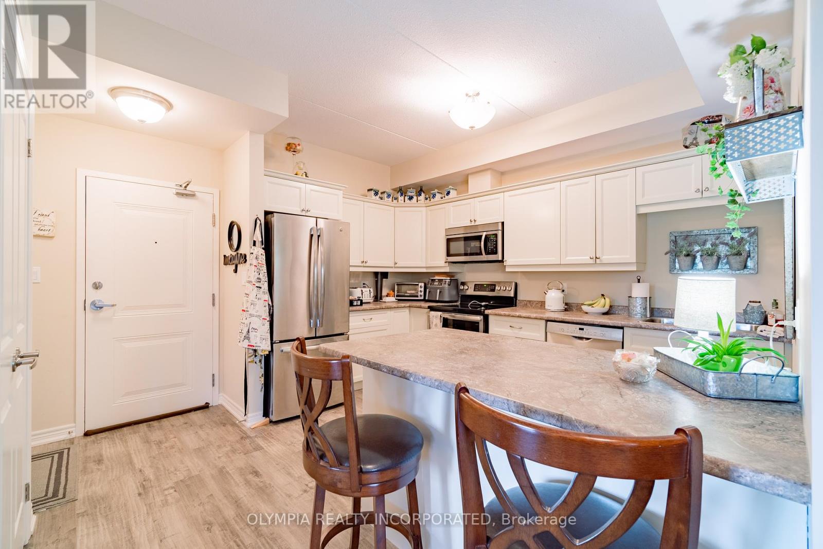 Photo 4 of 316 4644 Pettit Avenue, Niagara Falls ON
