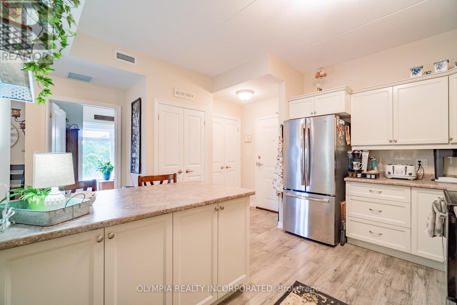 Photo 5 of 316 4644 Pettit Avenue, Niagara Falls ON