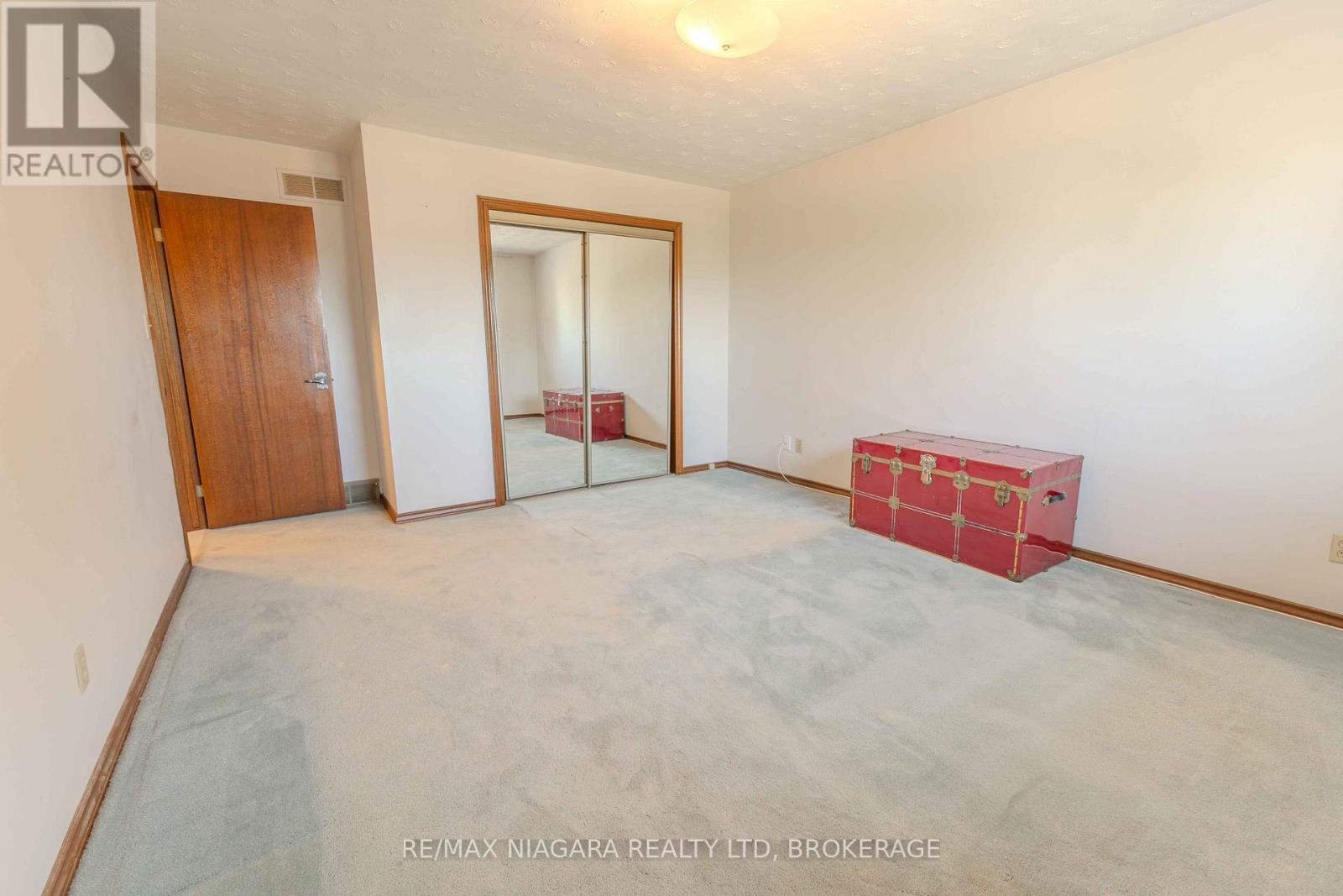 Photo 26 of 28 Tanera Crescent, St Catharines ON