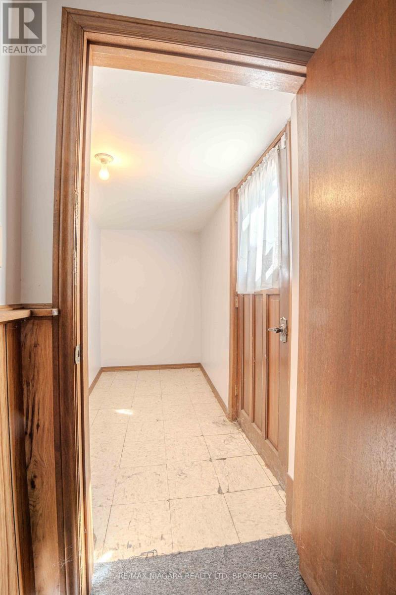 Photo 39 of 28 Tanera Crescent, St Catharines ON