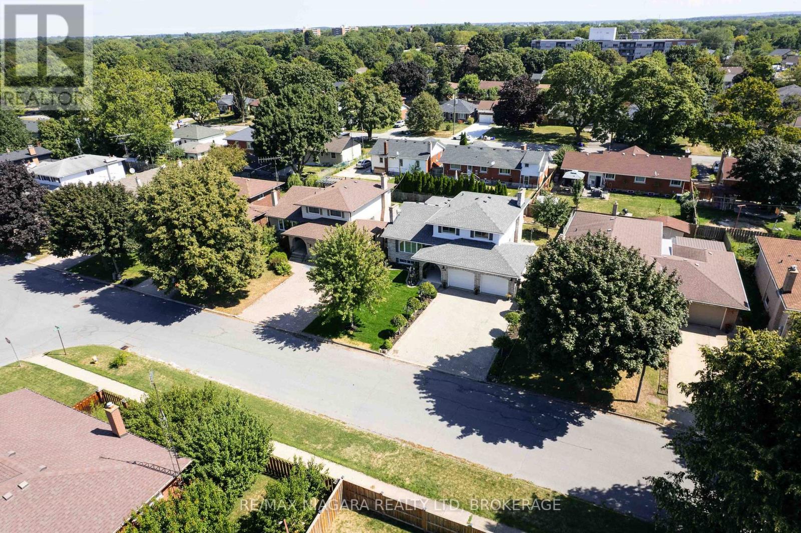 Photo 45 of 28 Tanera Crescent, St Catharines ON
