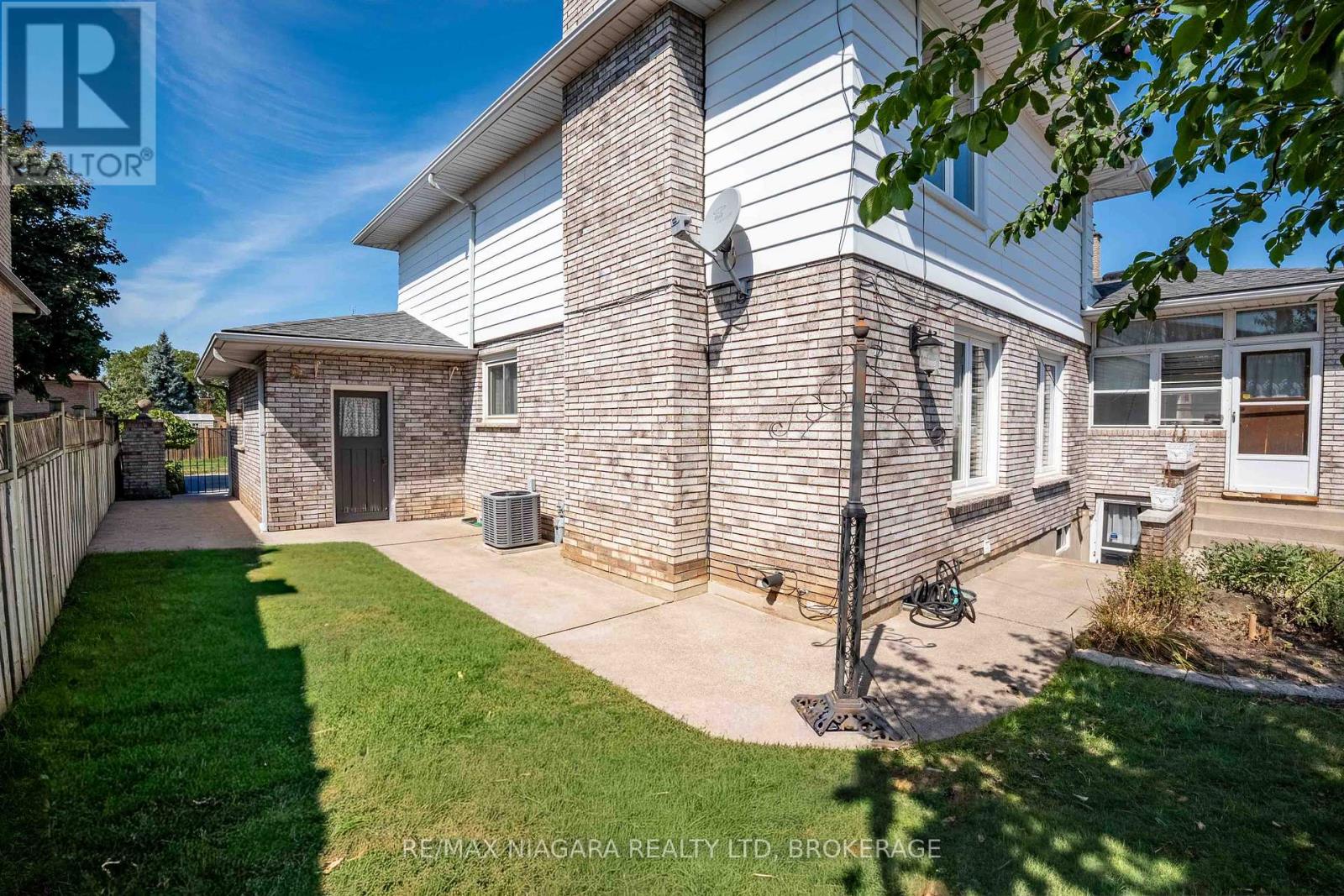 Photo 48 of 28 Tanera Crescent, St Catharines ON