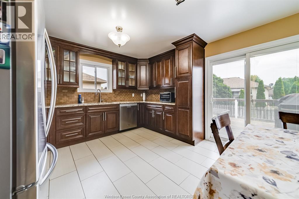 Photo 10 of 515 Birmingham Avenue, Lasalle ON