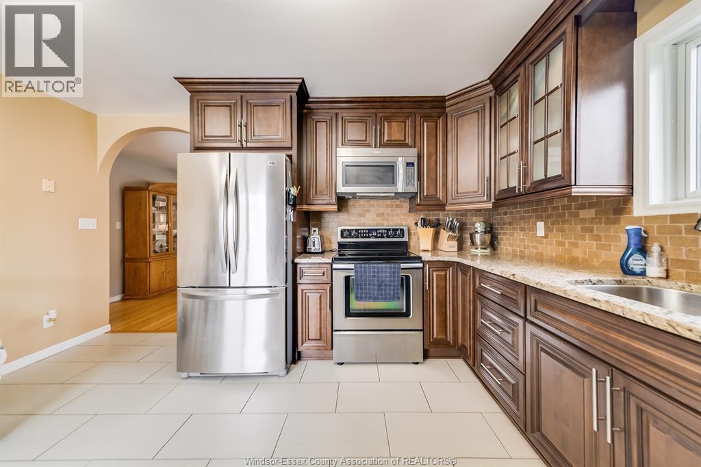 Photo 12 of 515 Birmingham Avenue, Lasalle ON