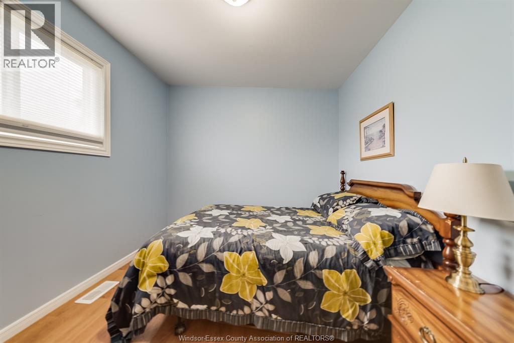 Photo 18 of 515 Birmingham Avenue, Lasalle ON