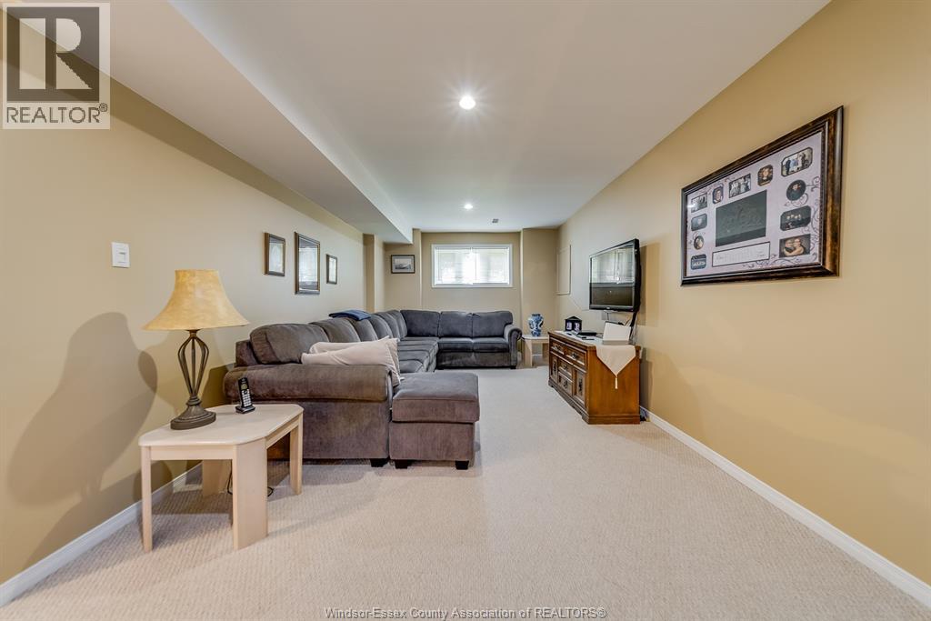Photo 24 of 515 Birmingham Avenue, Lasalle ON