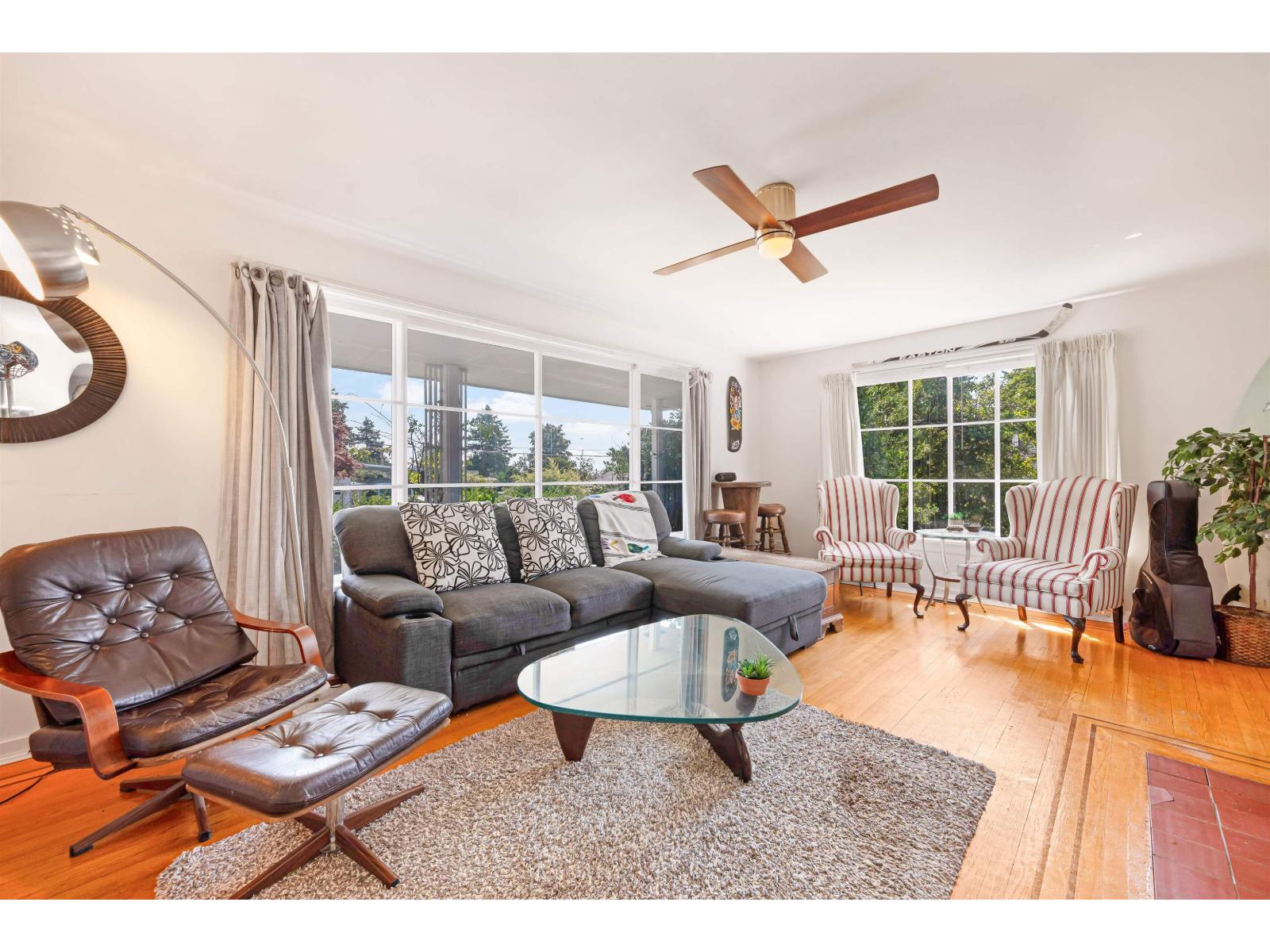 Photo 9 of 1129 Dolphin Avenue, White Rock BC