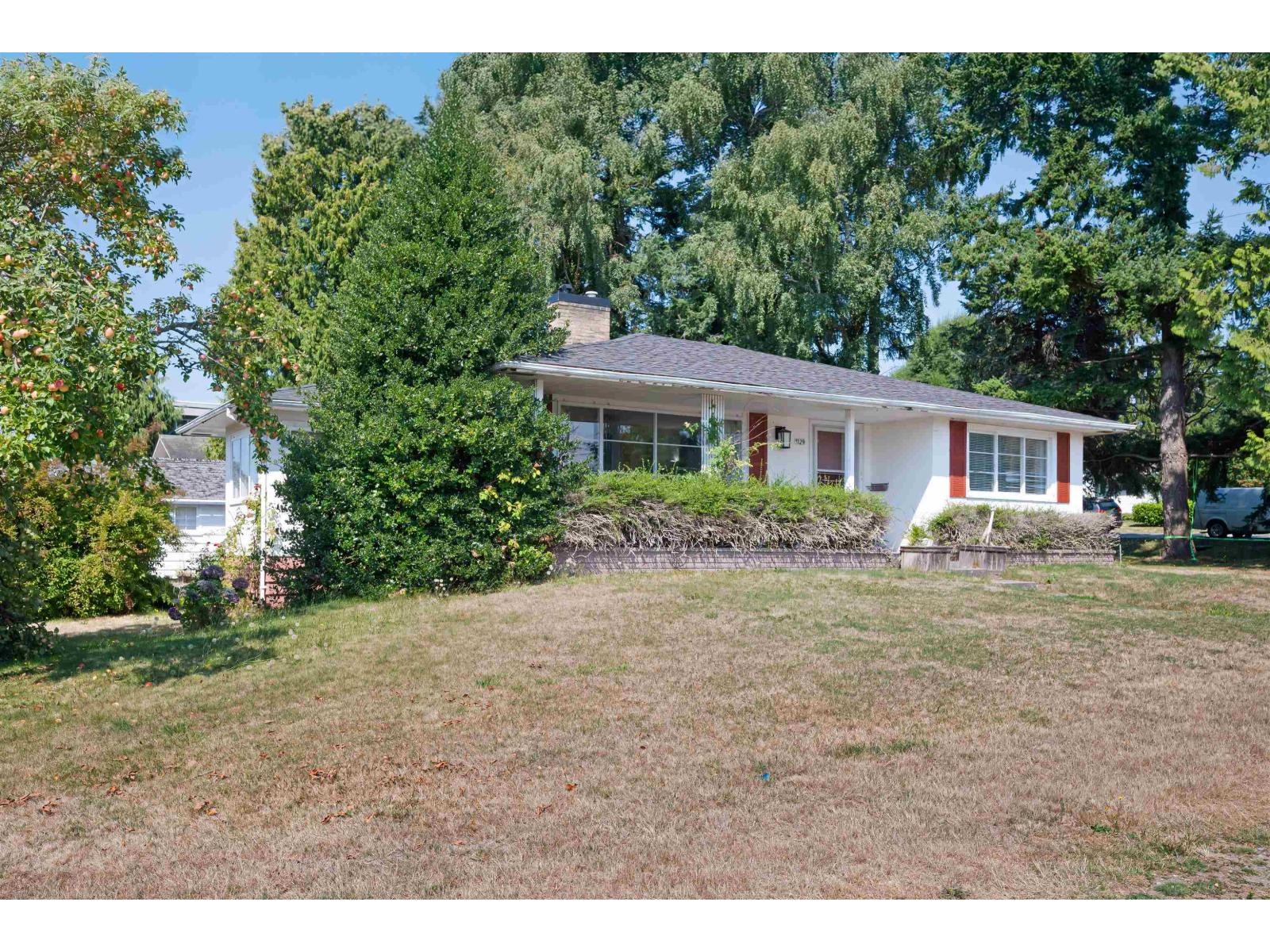 Photo 6 of 1129 Dolphin Avenue, White Rock BC
