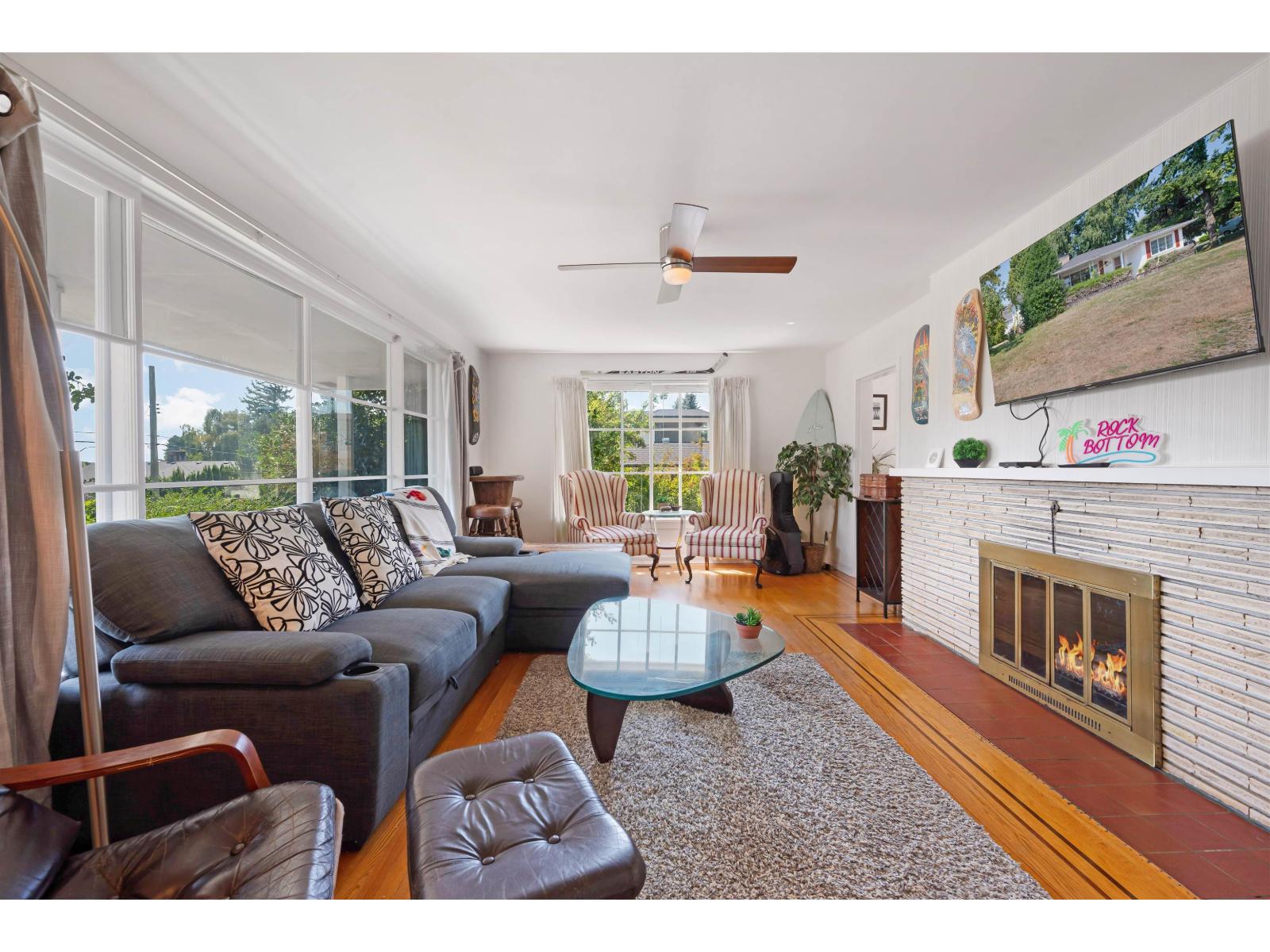 Photo 10 of 1129 Dolphin Avenue, White Rock BC