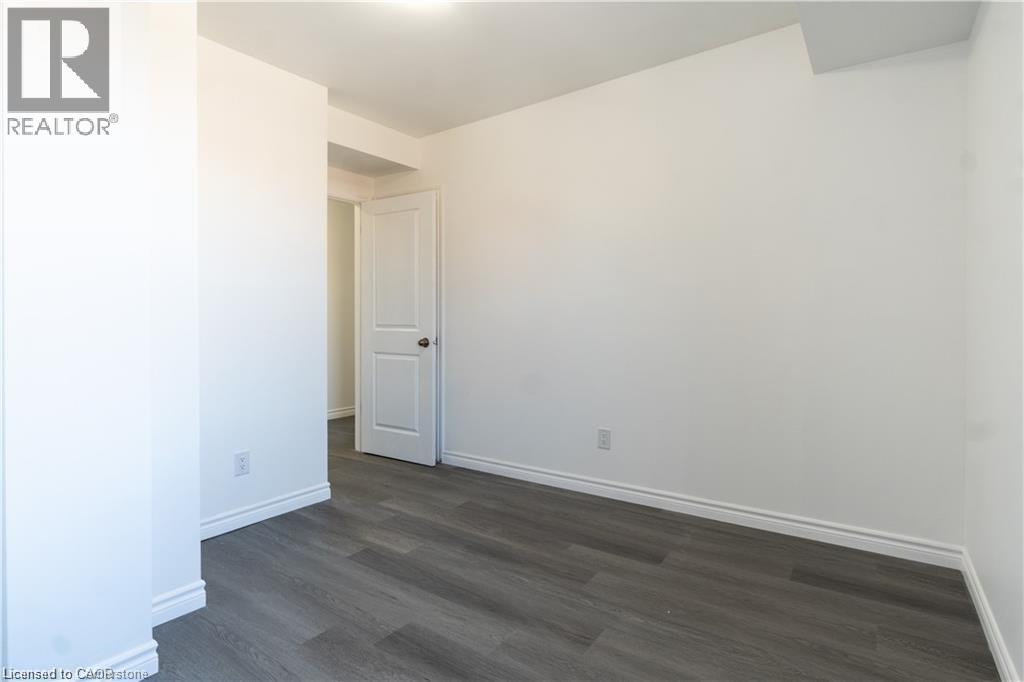 Photo 6 of 107 Victoria Avenue N Unit 2, Hamilton ON
