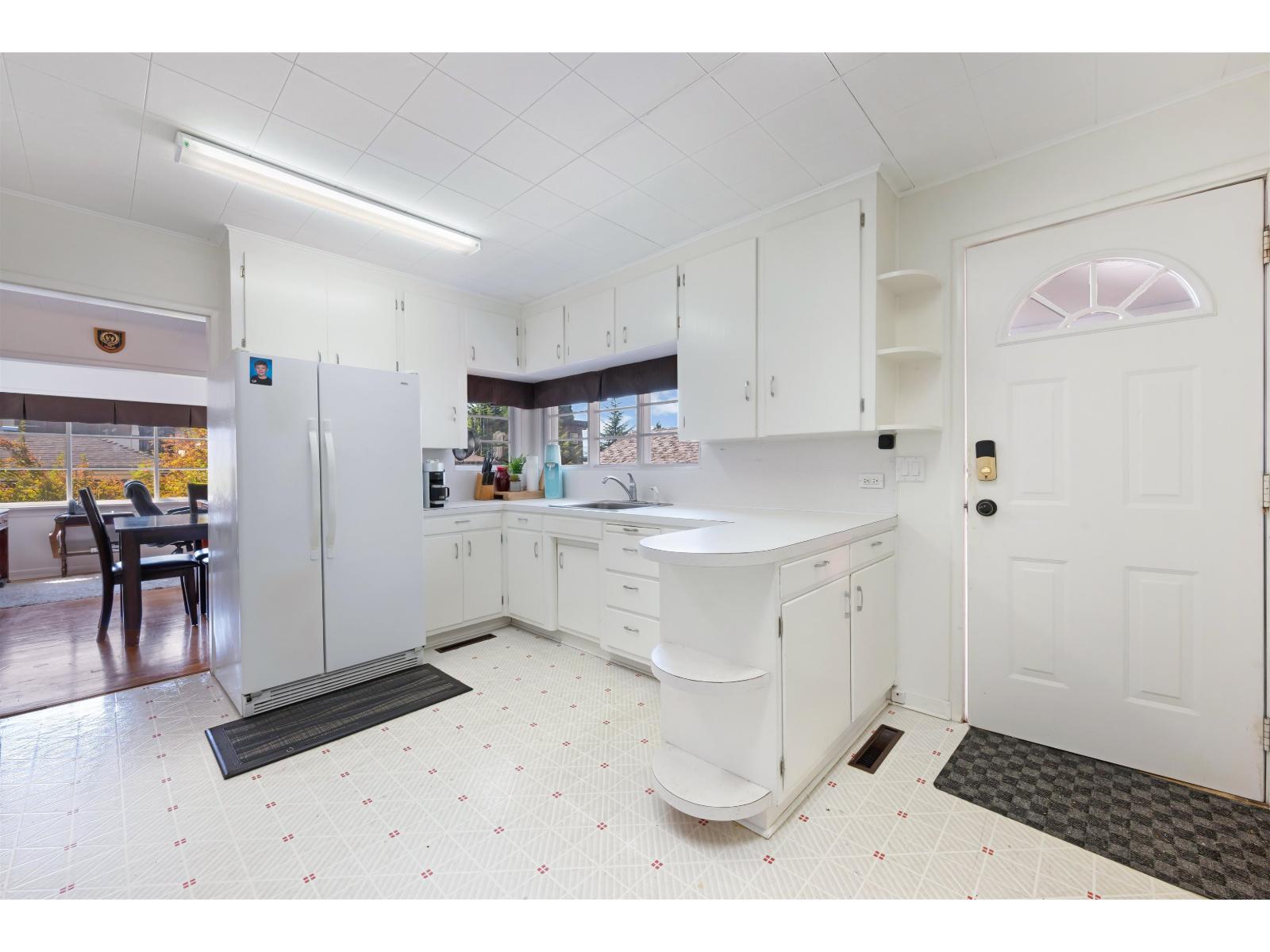Photo 16 of 1129 Dolphin Avenue, White Rock BC