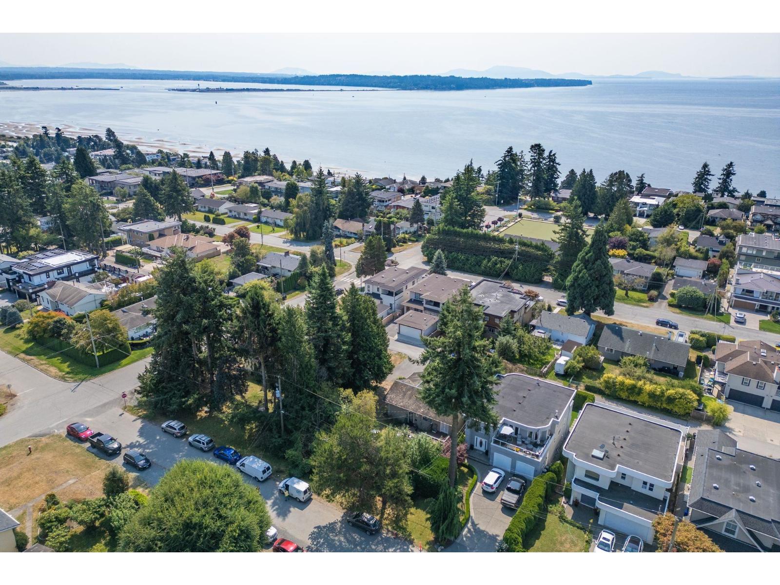 Photo 34 of 1129 Dolphin Avenue, White Rock BC
