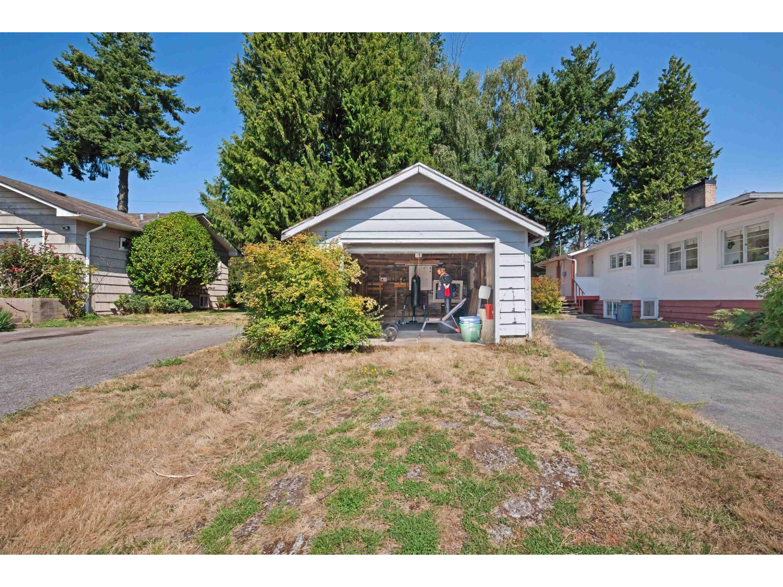 Photo 30 of 1129 Dolphin Avenue, White Rock BC