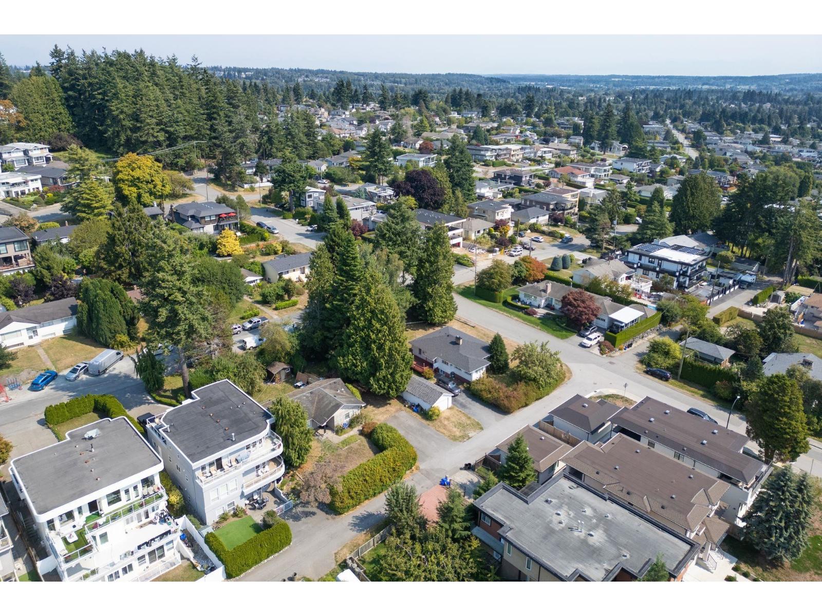 Photo 35 of 1129 Dolphin Avenue, White Rock BC