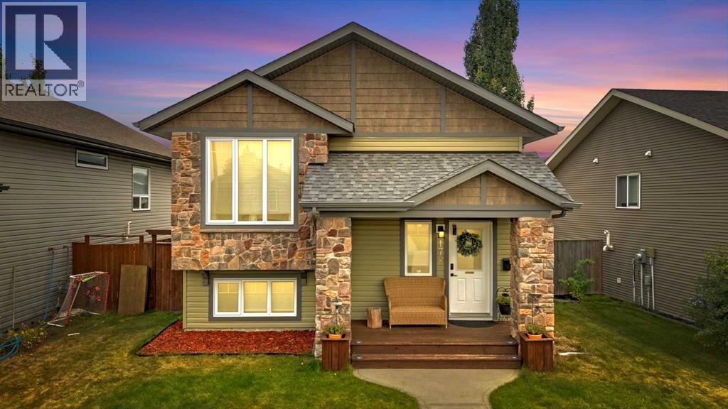 Photo 1 of 17 Cedar Crescent, Blackfalds AB