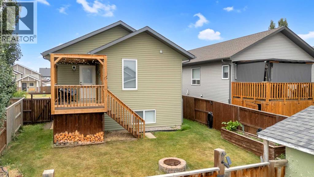 Photo 2 of 17 Cedar Crescent, Blackfalds AB