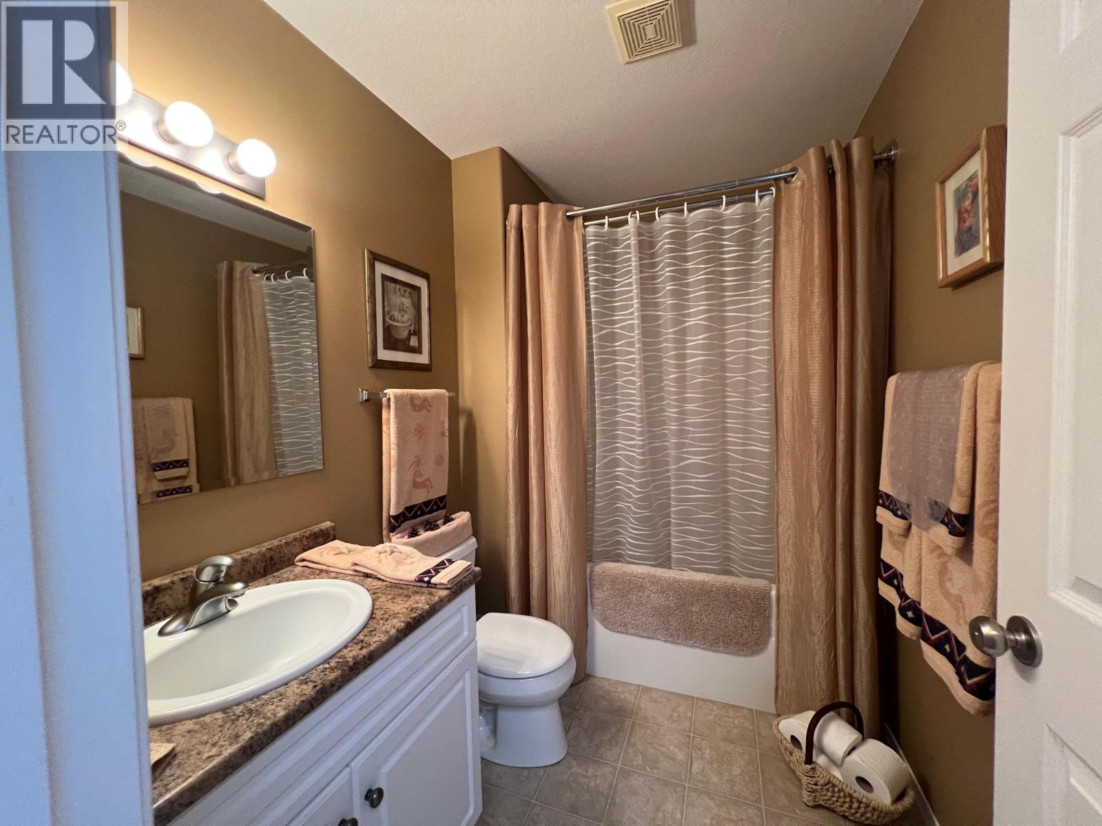 Photo 26 of 680 6th Street, Vernon BC