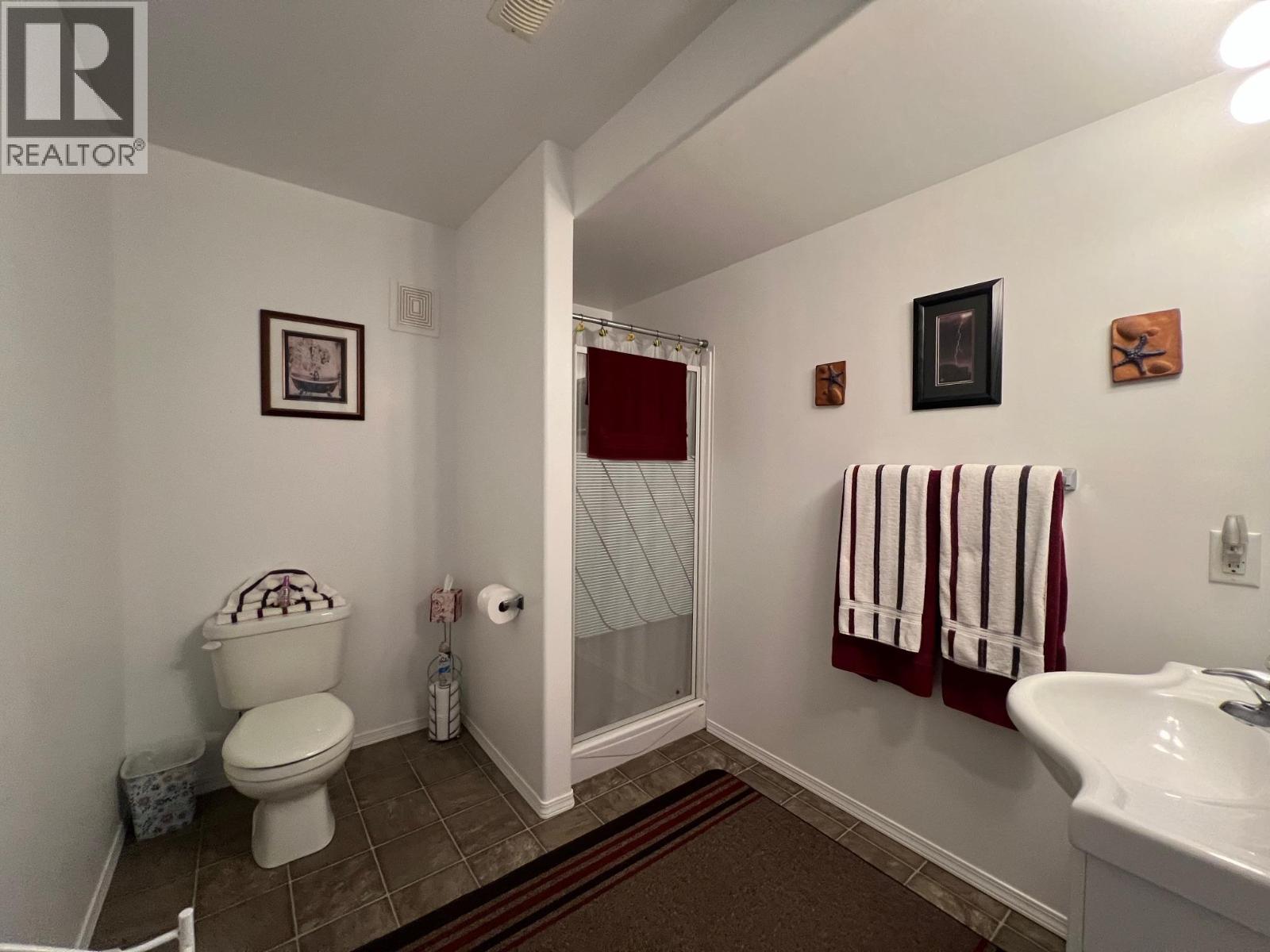 Photo 33 of 680 6th Street, Vernon BC