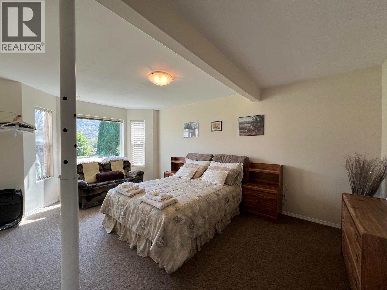 Photo 34 of 680 6th Street, Vernon BC