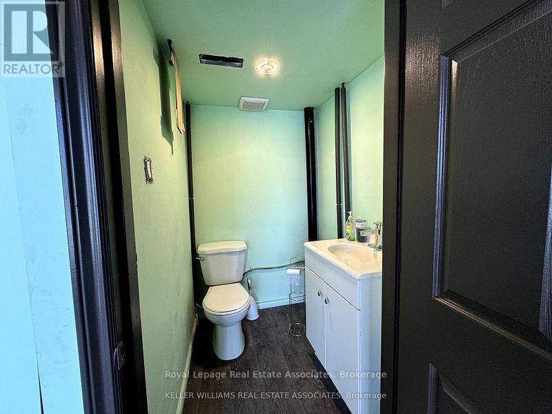 Photo 3 of 200 260 Niagara Street, Toronto ON