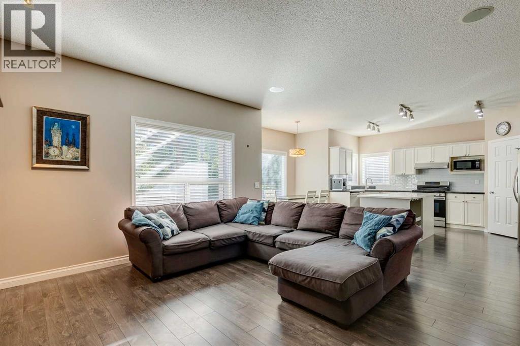 Photo 12 of 20 Wentworth Close Sw, Calgary AB