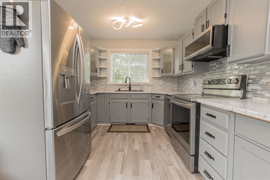 Photo 6 of 8203 99 Street, Grande Prairie AB