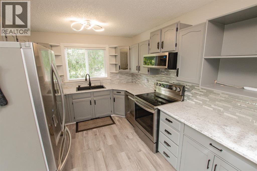 Photo 7 of 8203 99 Street, Grande Prairie AB